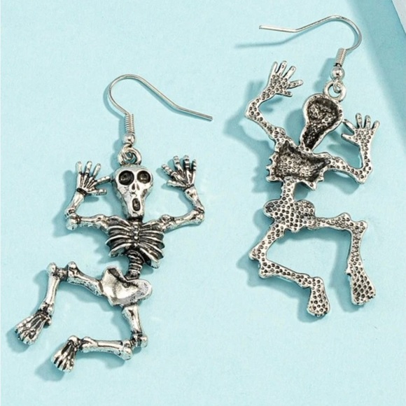 “The Scream” Edvard Munch Modern Art Heel Clicking Skeleton Ghostface Earrings - Picture 8 of 8